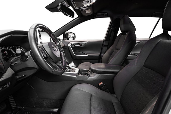Toyota RAV4 Plug-in Hybrid 10 of 29