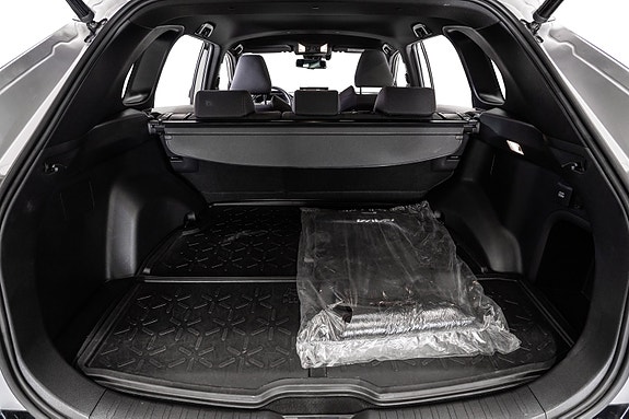 Toyota RAV4 Plug-in Hybrid 26 of 29