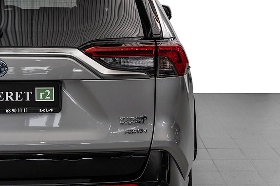 Toyota RAV4 Plug-in Hybrid 8 of 29