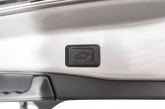 Toyota RAV4 Plug-in Hybrid 27 of 29