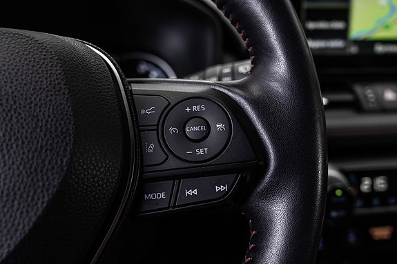 Toyota RAV4 Plug-in Hybrid 17 of 29