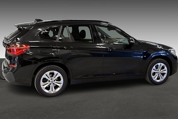 BMW X1 4 of 19