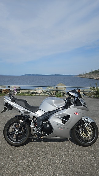 Triumph Sprint ST 1050 2 of 14