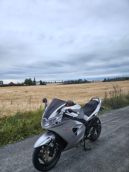 Triumph Sprint ST 1050 3 of 14