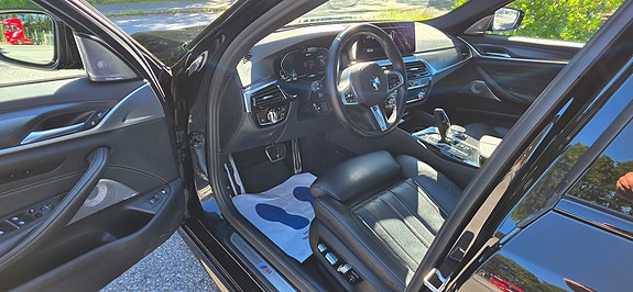 BMW 530e 17 of 23