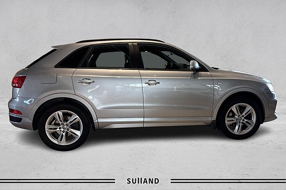 Audi Q3 6 of 29