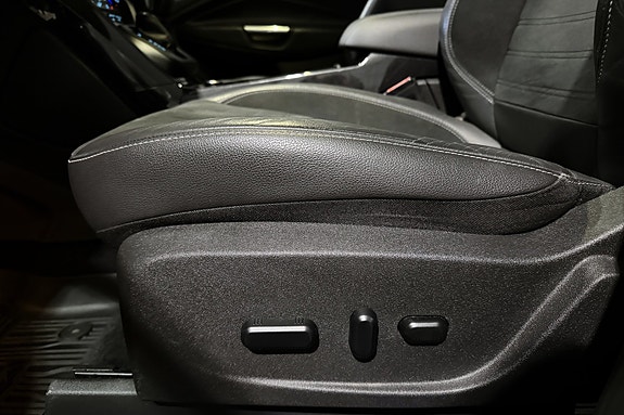 Ford Kuga 19 of 25