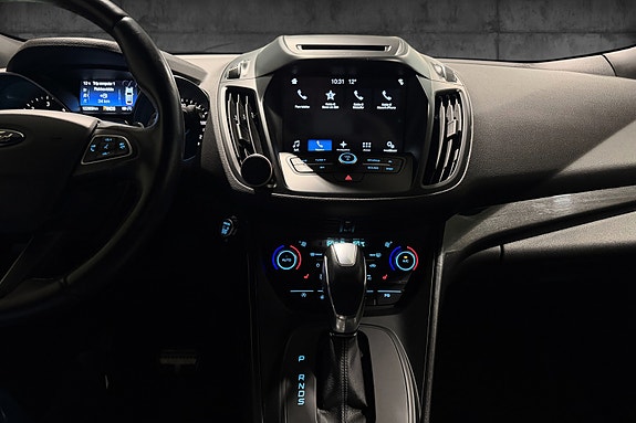 Ford Kuga 23 of 25