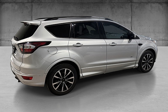 Ford Kuga 10 of 25