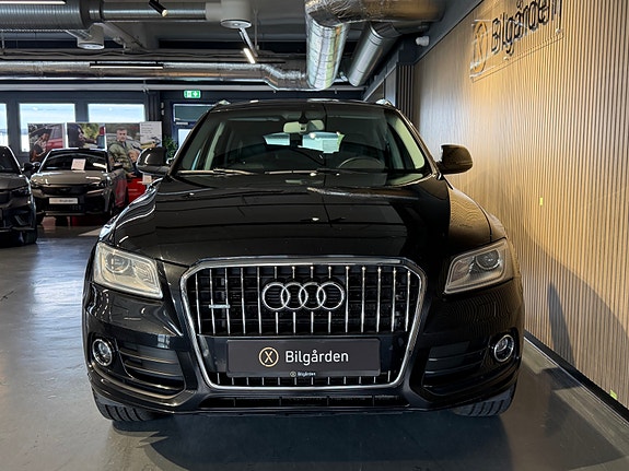 Audi Q5 2 of 29