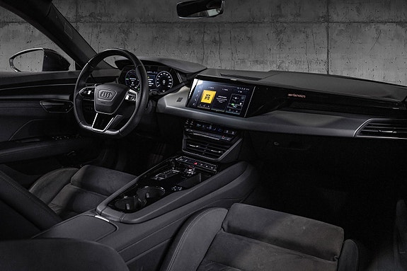 Audi e-tron GT 21 of 30