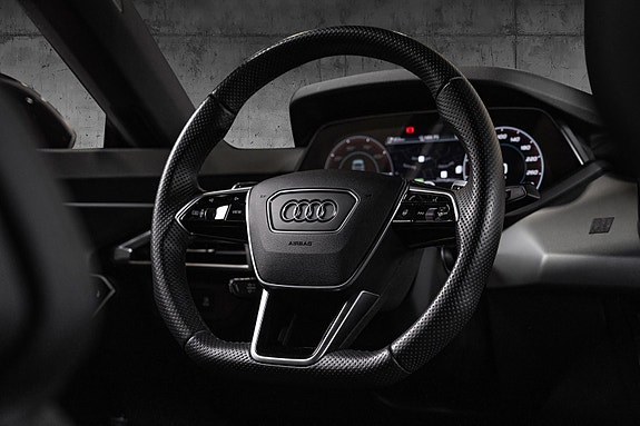 Audi e-tron GT 19 of 30