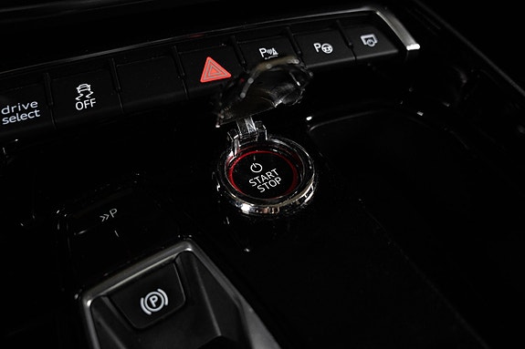 Audi e-tron GT 28 of 30