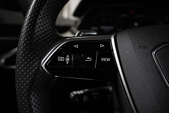 Audi e-tron GT 22 of 30