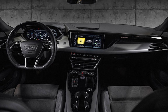 Audi e-tron GT 20 of 30