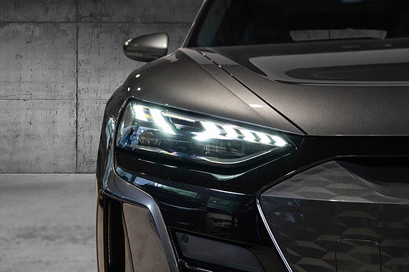 Audi e-tron GT 4 of 30