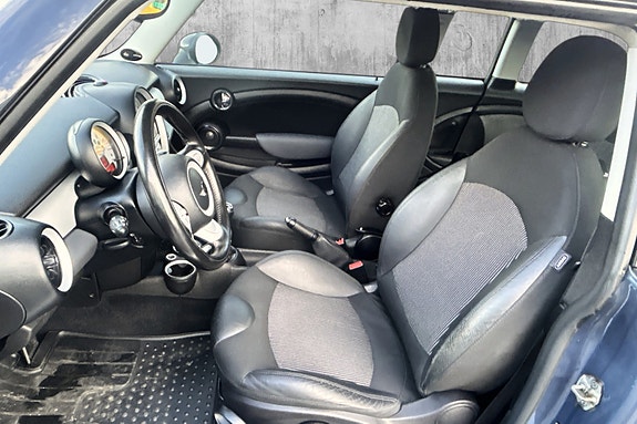 MINI Cooper 14 of 16