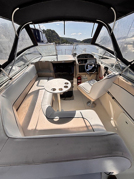 Bayliner 2655 Ciera – 5.7 V8, baugpropell, landstrøm og dieselvarmer 18 of 26