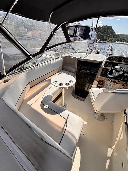 Bayliner 2655 Ciera – 5.7 V8, baugpropell, landstrøm og dieselvarmer 19 of 26