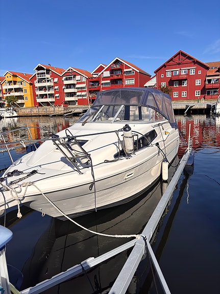 Bayliner 2655 Ciera – 5.7 V8, baugpropell, landstrøm og dieselvarmer 2 of 26