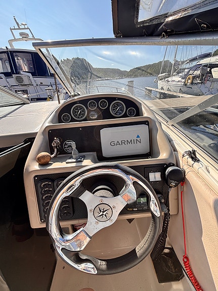 Bayliner 2655 Ciera – 5.7 V8, baugpropell, landstrøm og dieselvarmer 3 of 26