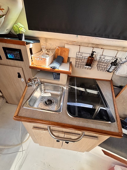 Bayliner 2655 Ciera – 5.7 V8, baugpropell, landstrøm og dieselvarmer 13 of 26