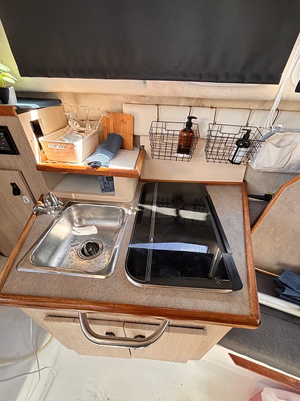 Bayliner 2655 Ciera – 5.7 V8, baugpropell, landstrøm og dieselvarmer 12 of 26