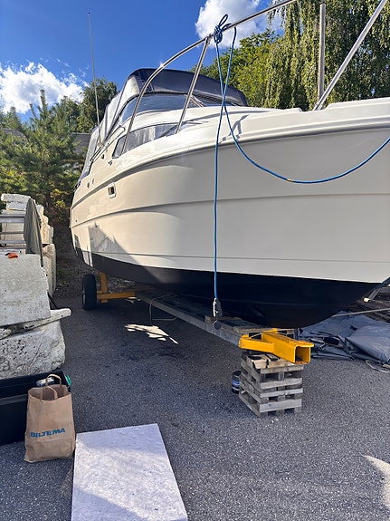 Bayliner 2655 Ciera – 5.7 V8, baugpropell, landstrøm og dieselvarmer 24 of 26
