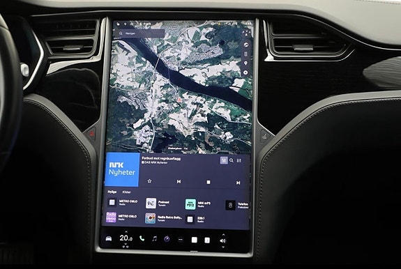 Tesla Model S 15 of 19