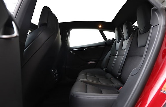Tesla Model S 17 of 19