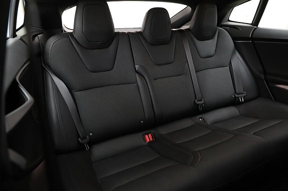 Tesla Model S 18 of 19