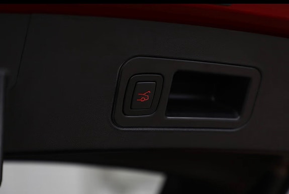 Tesla Model S 19 of 19