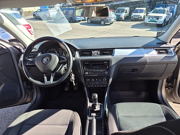 Skoda Rapid 12 of 30