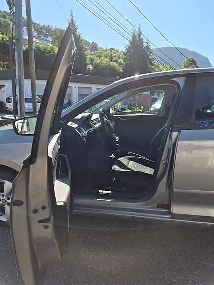 Skoda Rapid 8 of 30