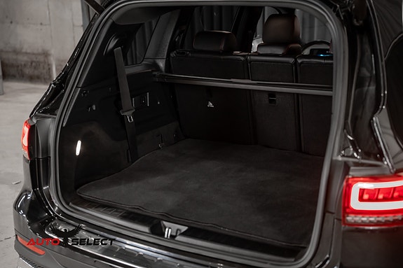 Mercedes-Benz GLB200 d 15 of 30