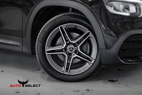 Mercedes-Benz GLB200 d 3 of 30