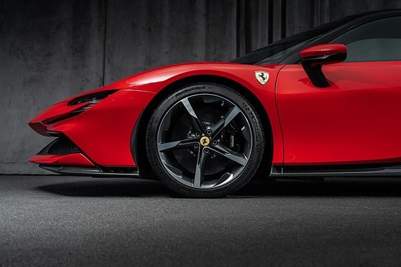 Ferrari SF90 Stradale 9 of 30