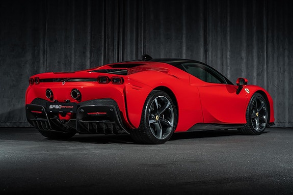 Ferrari SF90 Stradale 5 of 30