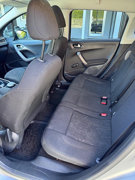 Peugeot 2008 17 of 30