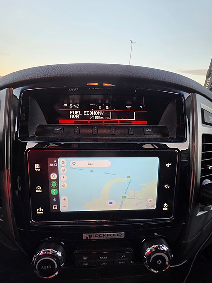 Mitsubishi Pajero 8 of 11
