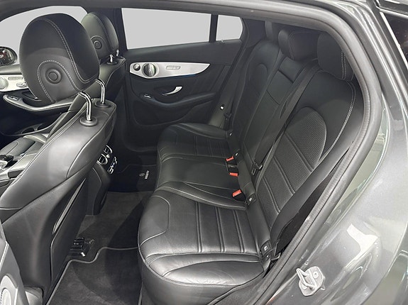 Mercedes-Benz GLC63 14 of 30