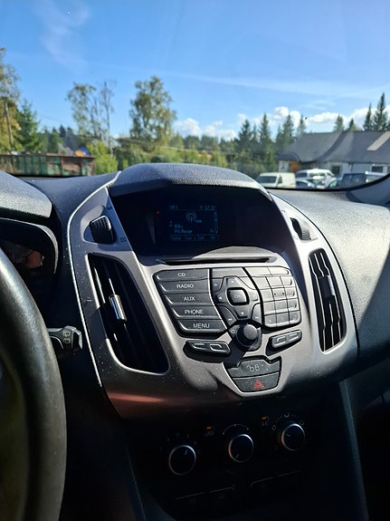 Ford Transit Connect 7 of 9