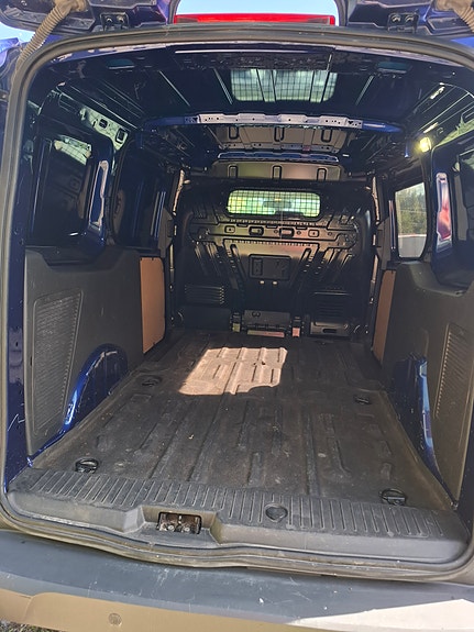 Ford Transit Connect 2 of 9