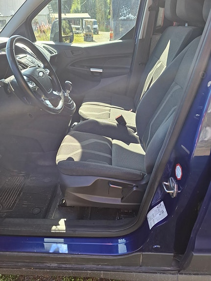 Ford Transit Connect 8 of 9