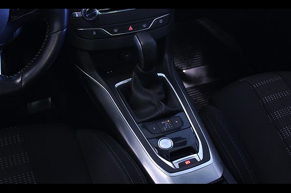 Peugeot 308 SW 10 of 22