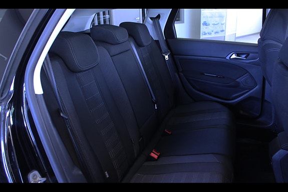 Peugeot 308 SW 17 of 22