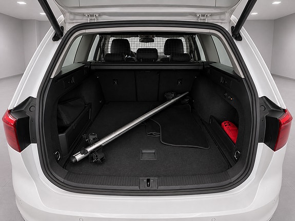 Volkswagen Passat 28 of 30