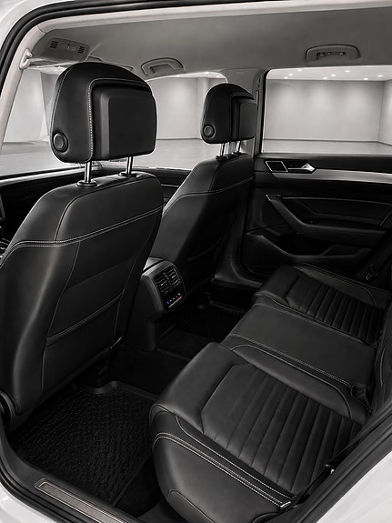 Volkswagen Passat 26 of 30