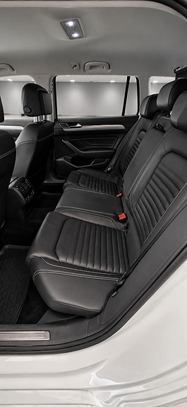 Volkswagen Passat 27 of 30