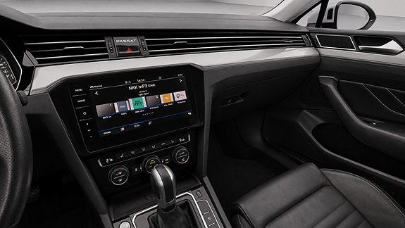Volkswagen Passat 16 of 30